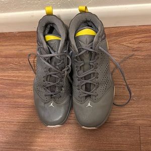 lightly worn yellow and grey jordan flight time 14.5 size 9.5 shoes